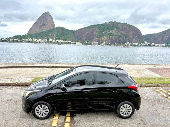 HYUNDAI HB20 1.6 COMFORT PLUS 16V FLEX 4P AUTOMÁTICO HYUNDAI HB20 1.6 COMFORT PLUS 16V FLEX 4P AUTOMÁTICO